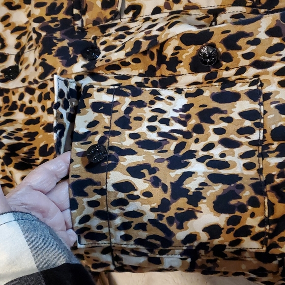 LulaRoe Kenny Denim Trucker Jacket Limited Edition Animal Print - Picture 11 of 16